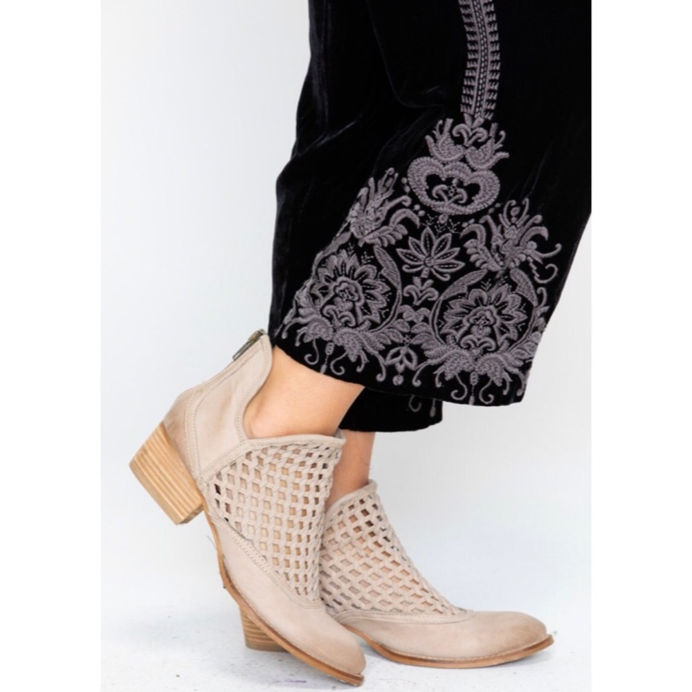 🐨🆕 Johnny Was ❉ Hirsch Velvet Embroidery Pants ❉ - Picture 4 of 8